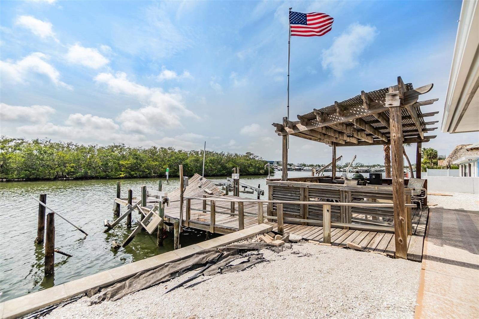 Listing photo id 32 for 1421 Sea Gull Drive S