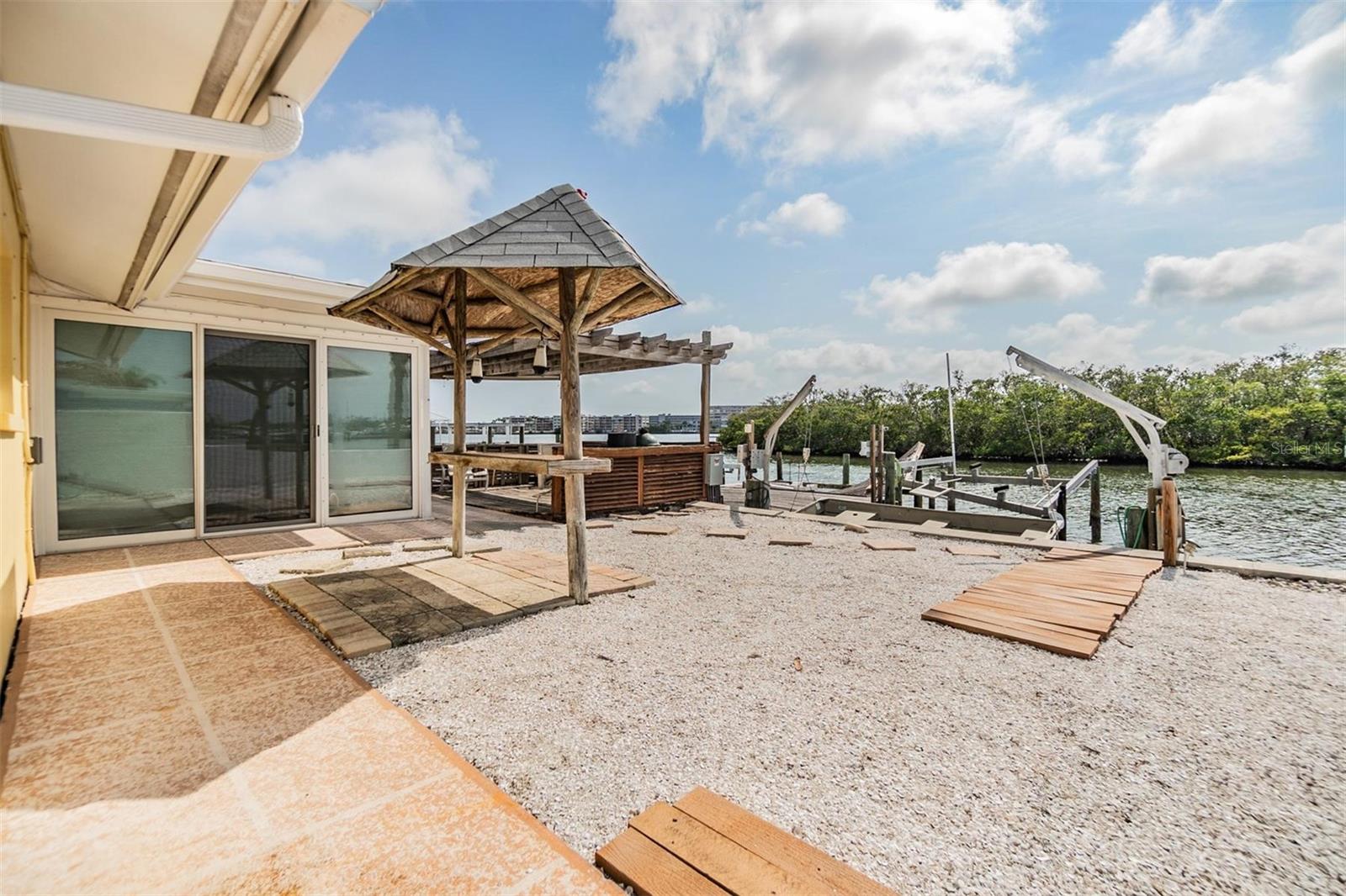 Listing photo id 34 for 1421 Sea Gull Drive S