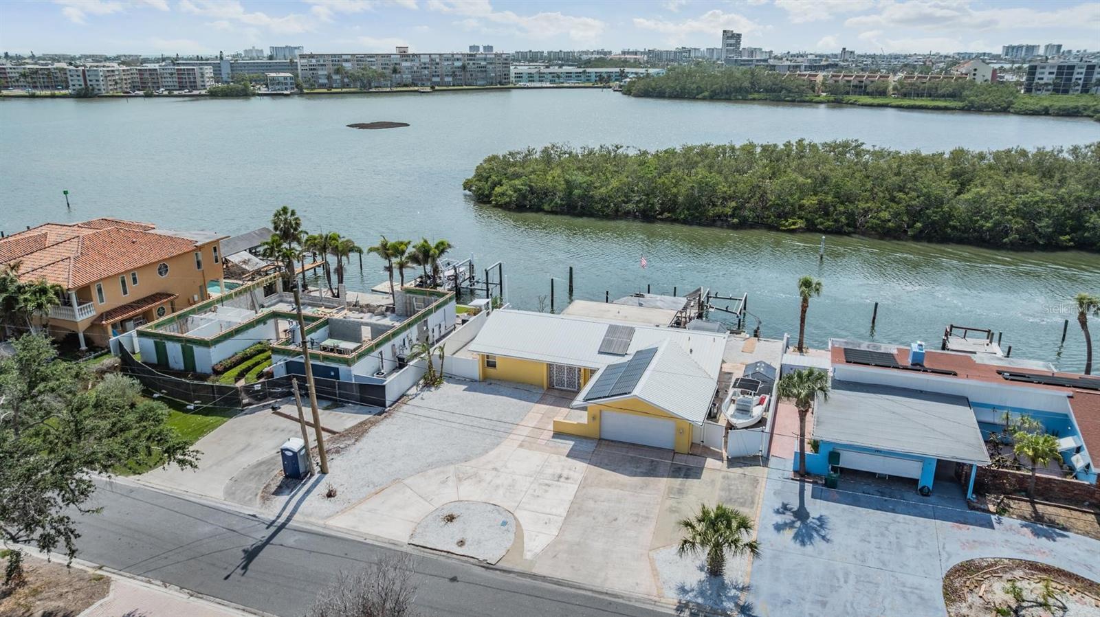 Listing photo id 2 for 1421 Sea Gull Drive S