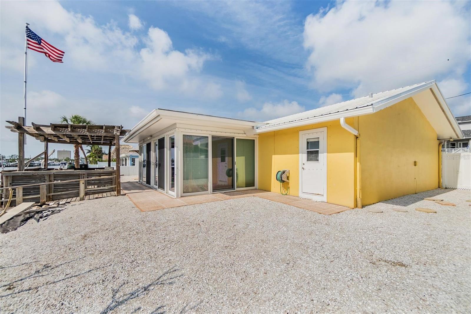 Listing photo id 40 for 1421 Sea Gull Drive S