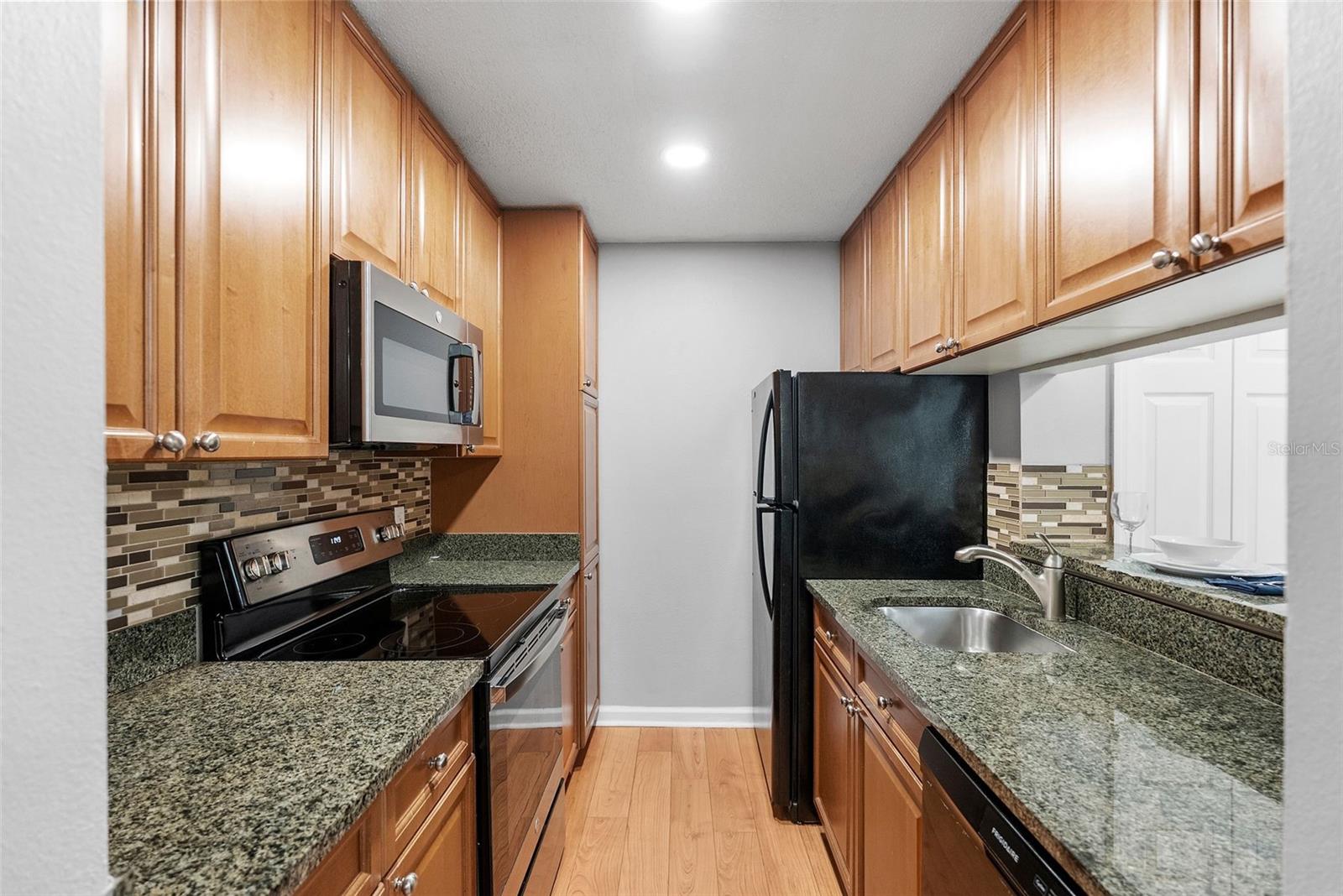 Listing photo id 8 for 11901 4th Street N 8207