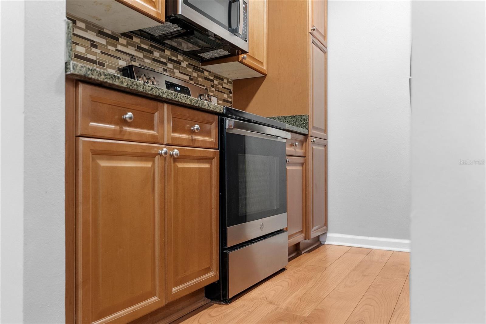 Listing photo id 9 for 11901 4th Street N 8207