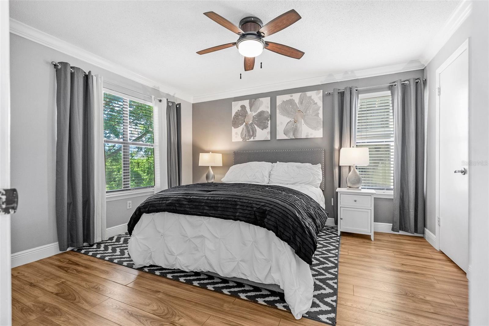 Listing photo id 15 for 11901 4th Street N 8207