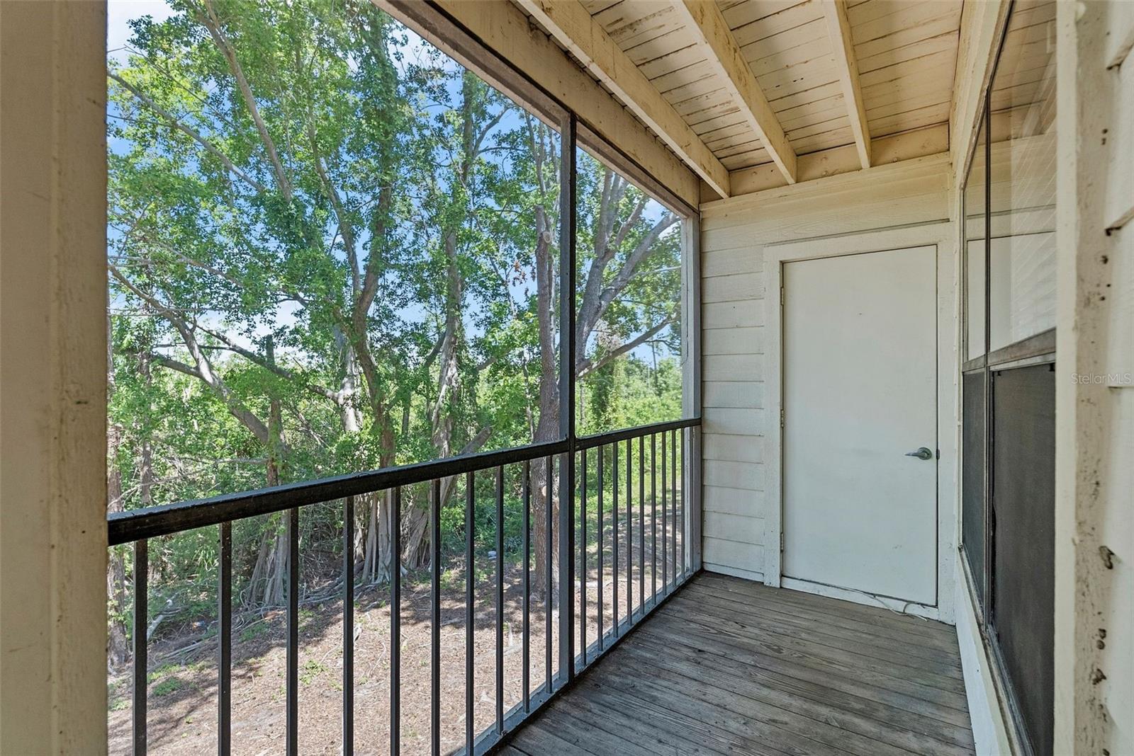 Listing photo id 20 for 11901 4th Street N 8207