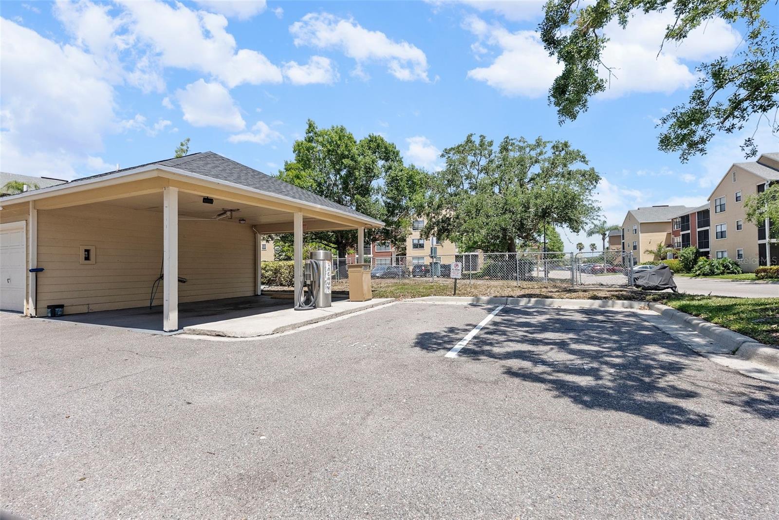 Listing photo id 21 for 11901 4th Street N 8207