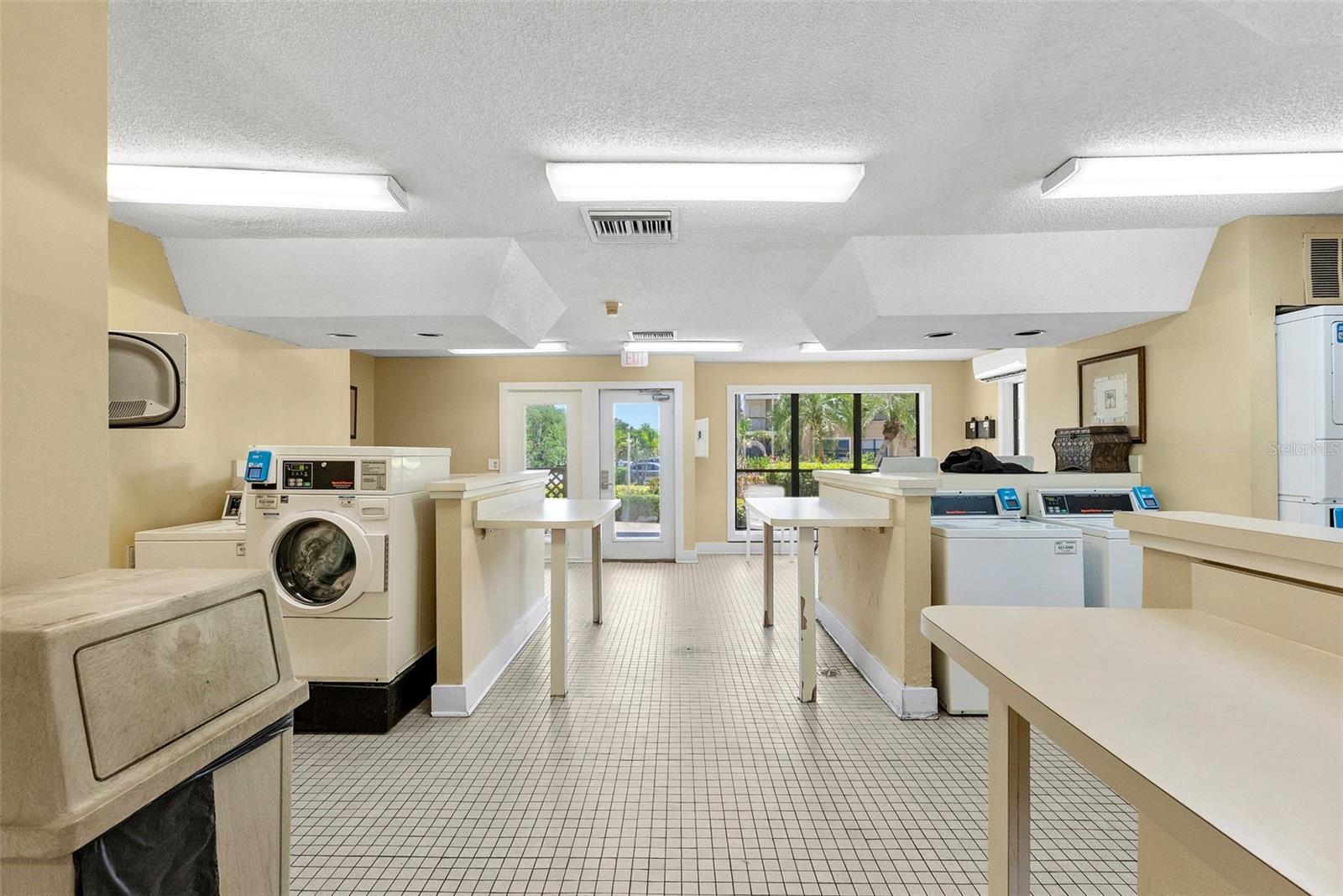 Listing photo id 24 for 11901 4th Street N 8207
