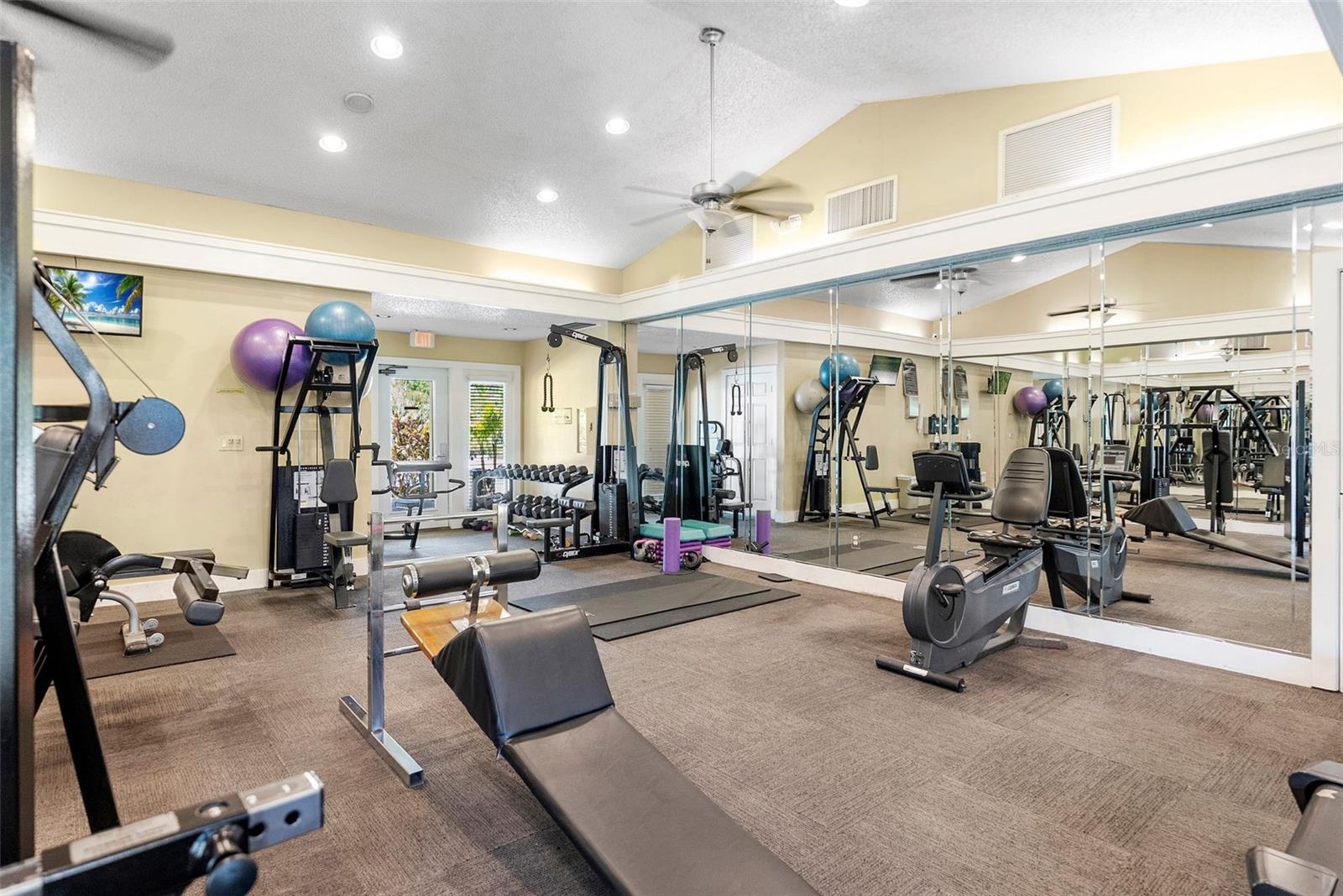 Listing photo id 25 for 11901 4th Street N 8207