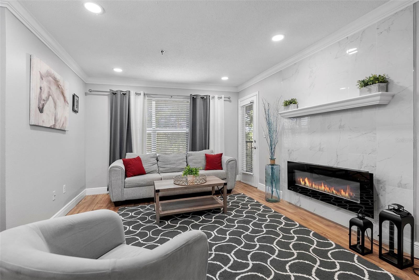 Listing photo id 3 for 11901 4th Street N 8207