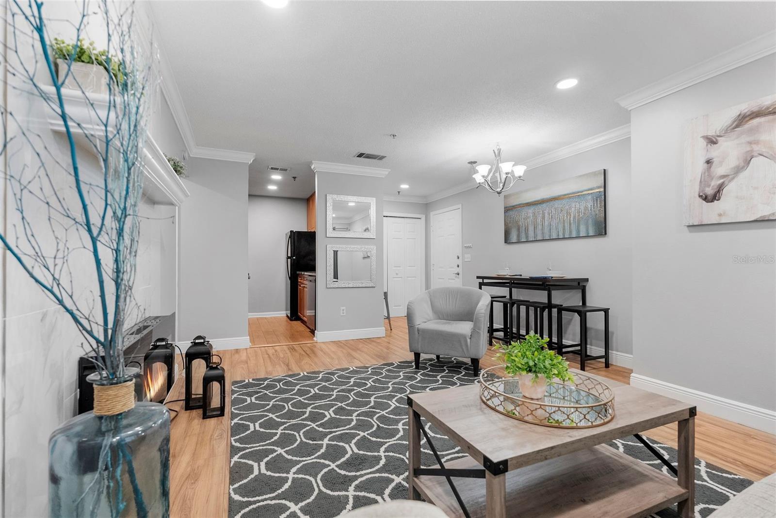 Listing photo id 5 for 11901 4th Street N 8207