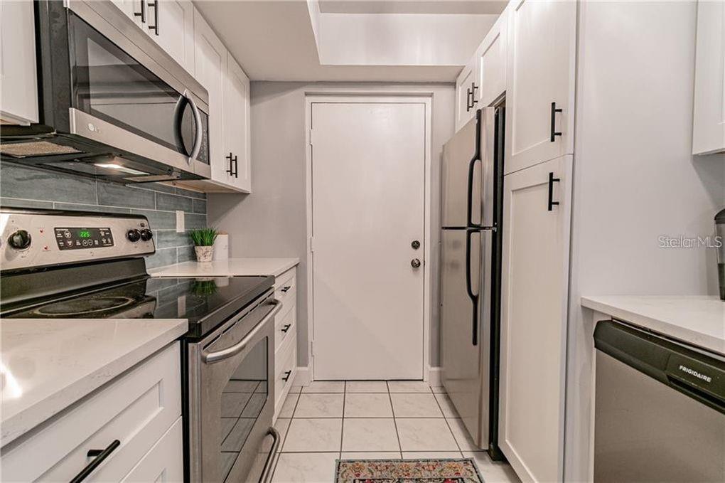 Image 7 of 22 For 1812 Bough Avenue C