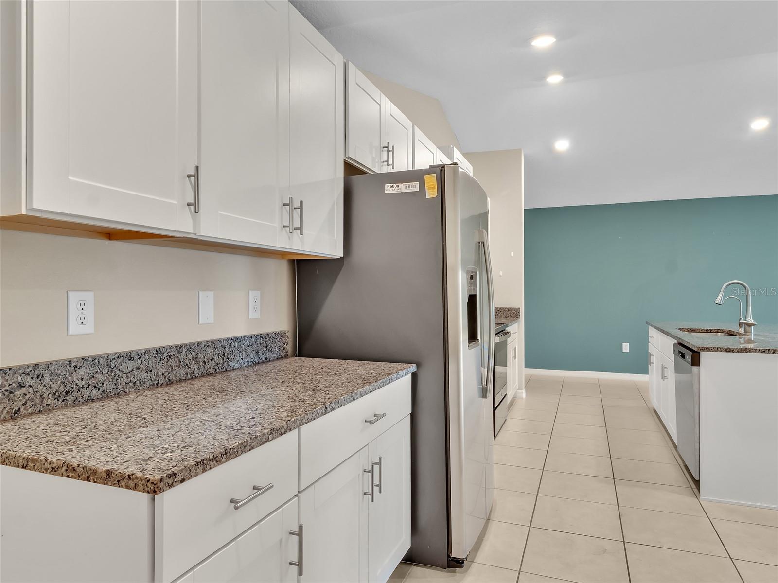 Image 10 of 33 For 16514 Delia Street