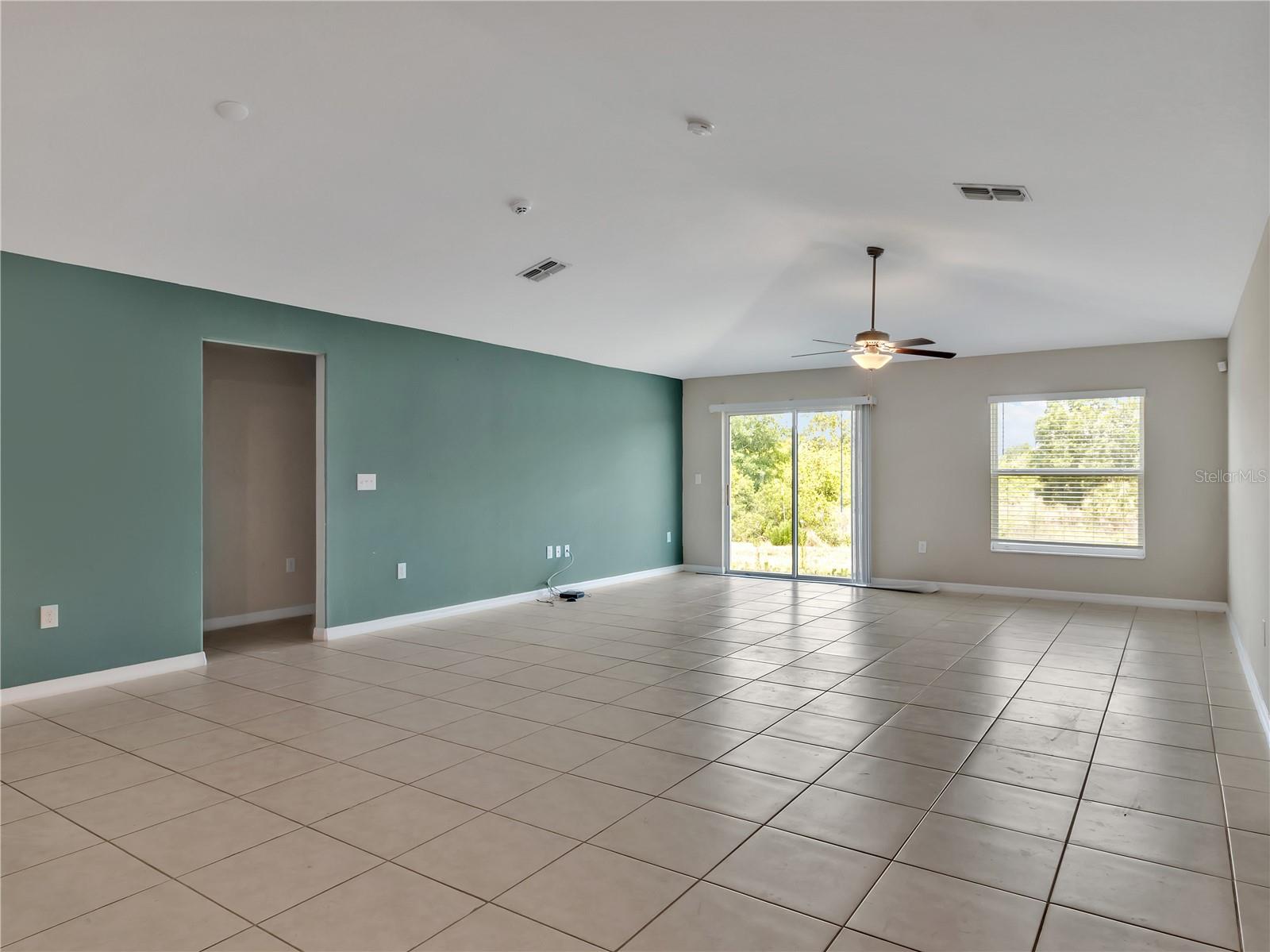 Image 12 of 33 For 16514 Delia Street