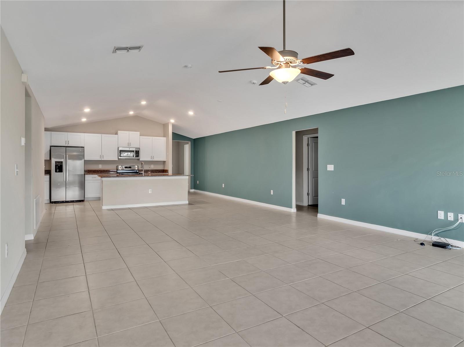 Image 13 of 33 For 16514 Delia Street