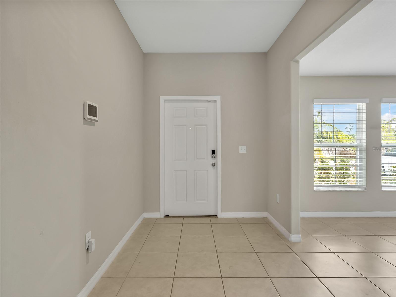Image 5 of 33 For 16514 Delia Street