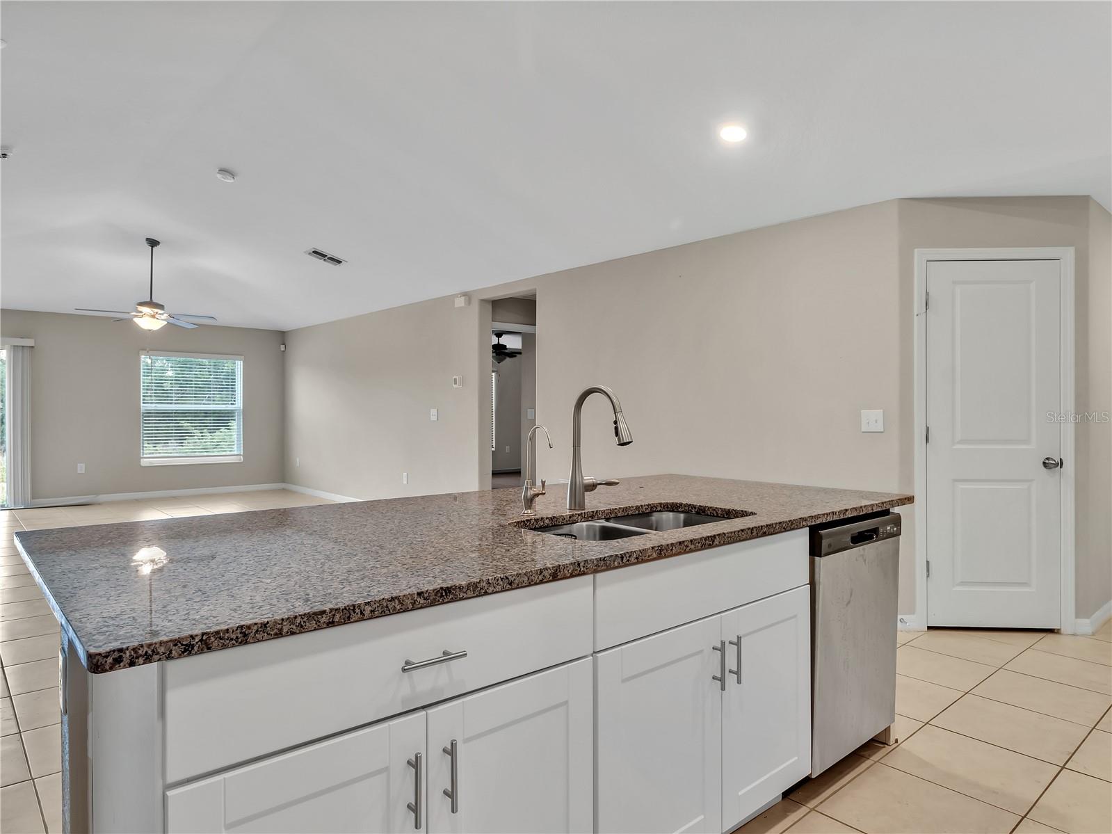 Image 9 of 33 For 16514 Delia Street