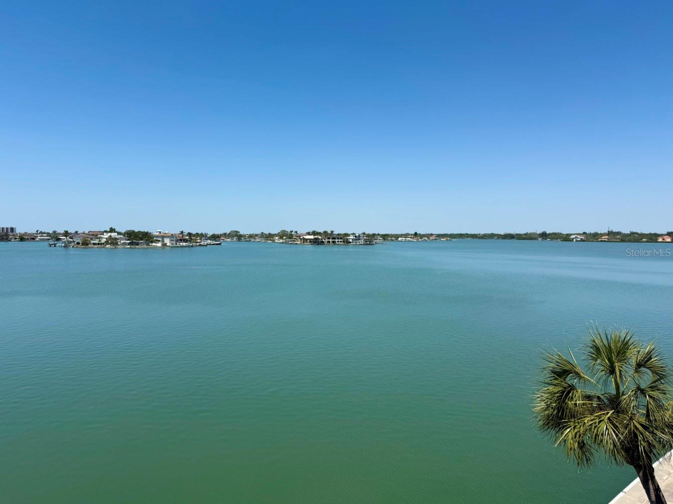 Image 10 of 19 For 7910 Sun Island Drive S 404