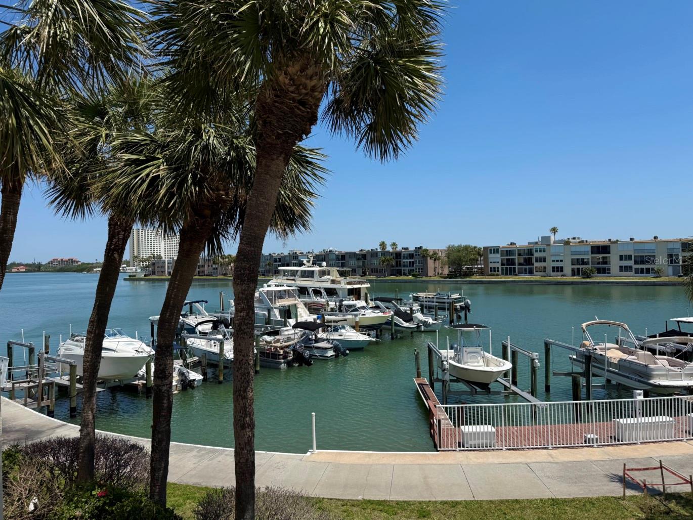 Image 11 of 19 For 7910 Sun Island Drive S 404