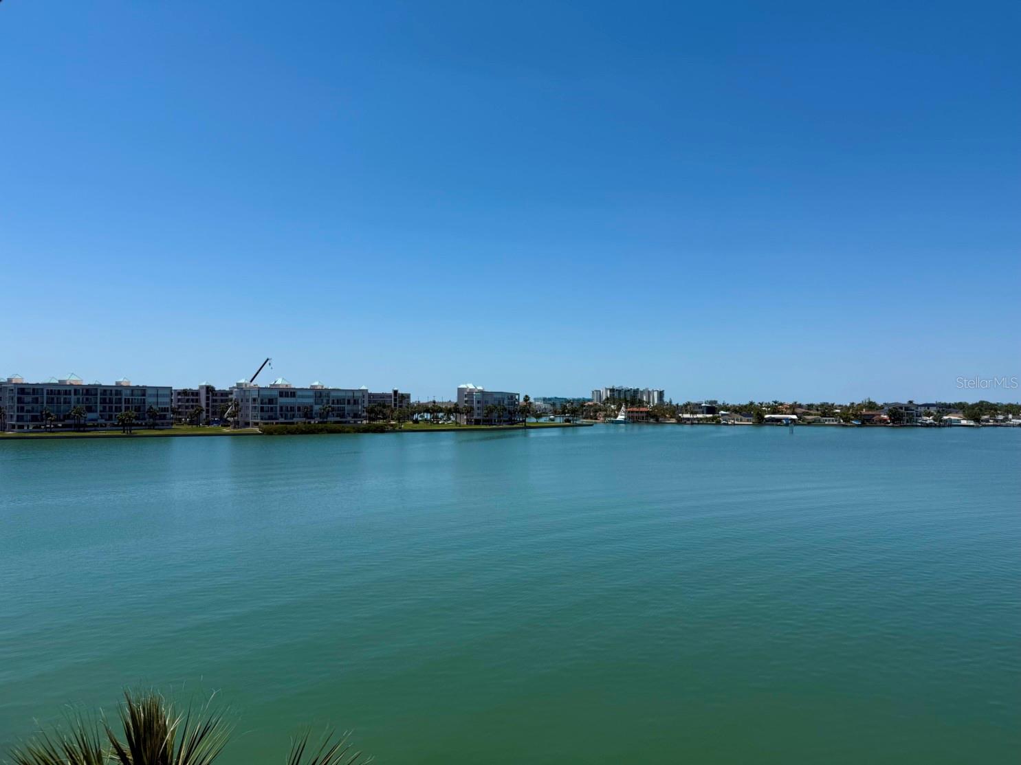 Image 8 of 19 For 7910 Sun Island Drive S 404
