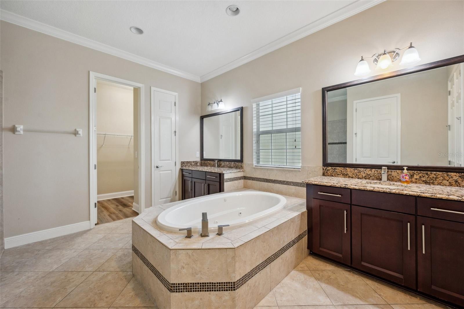 Image 18 of 78 For 5117 Longspur Court