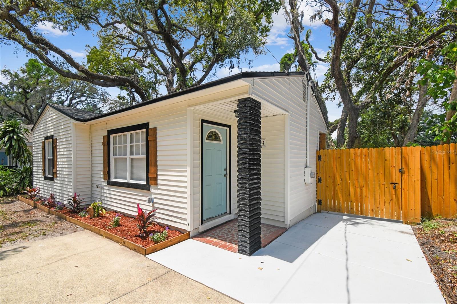 Image 2 of 28 For 1404 Curtis Street