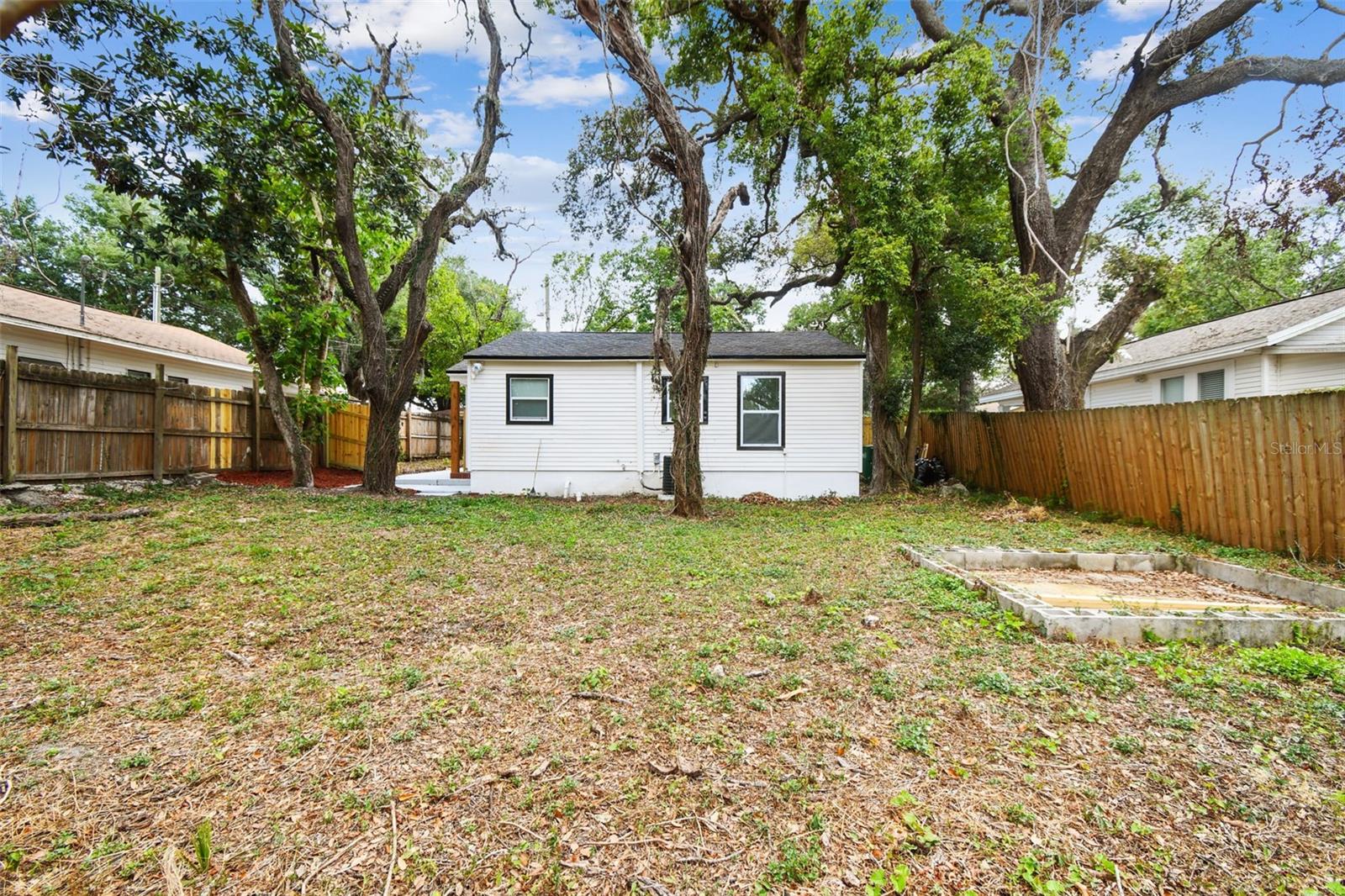 Image 21 of 28 For 1404 Curtis Street
