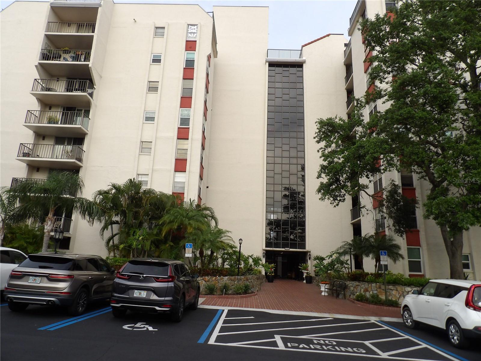 Image 22 of 25 For 2699 Seville Boulevard 802