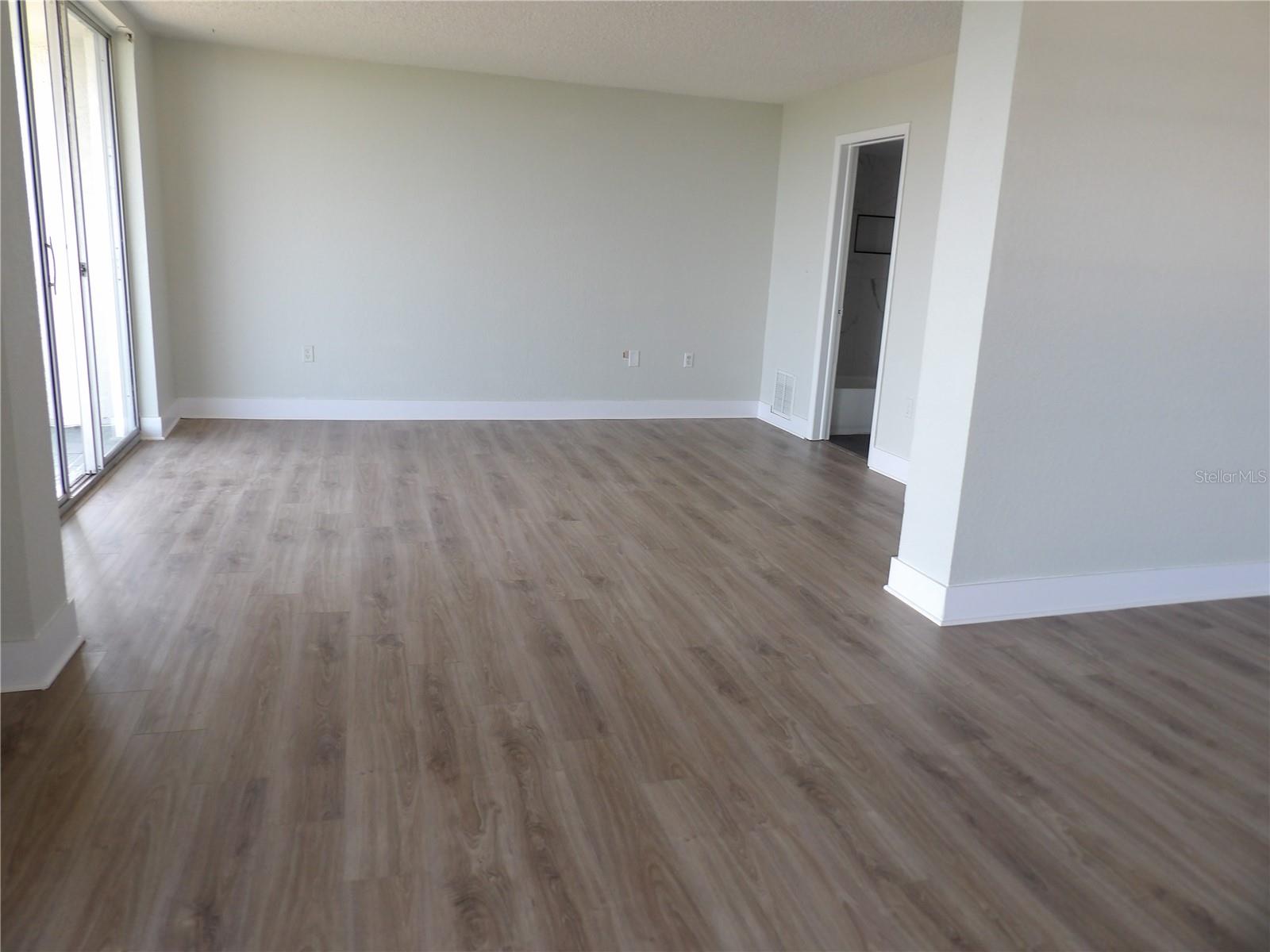 Image 4 of 25 For 2699 Seville Boulevard 802
