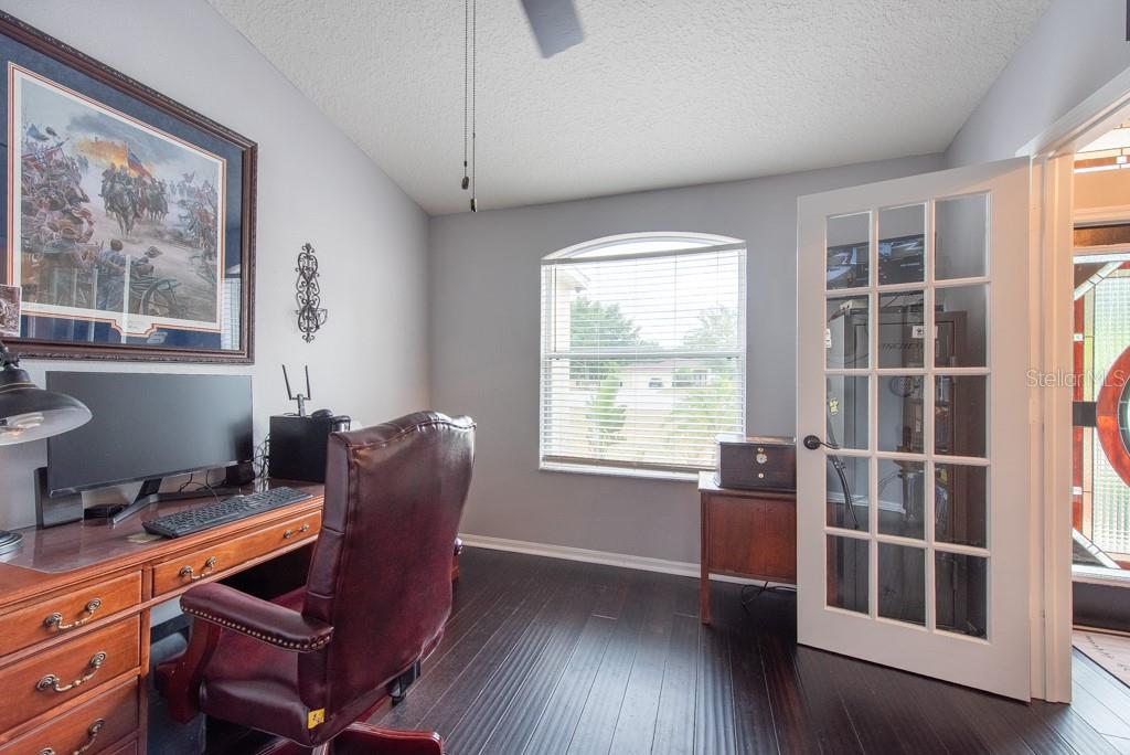 Image 18 of 69 For 1521 Avondale Ridge Drive