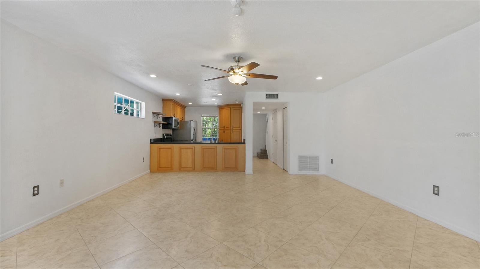 Listing photo id 9 for 9050 Lake Place Lane