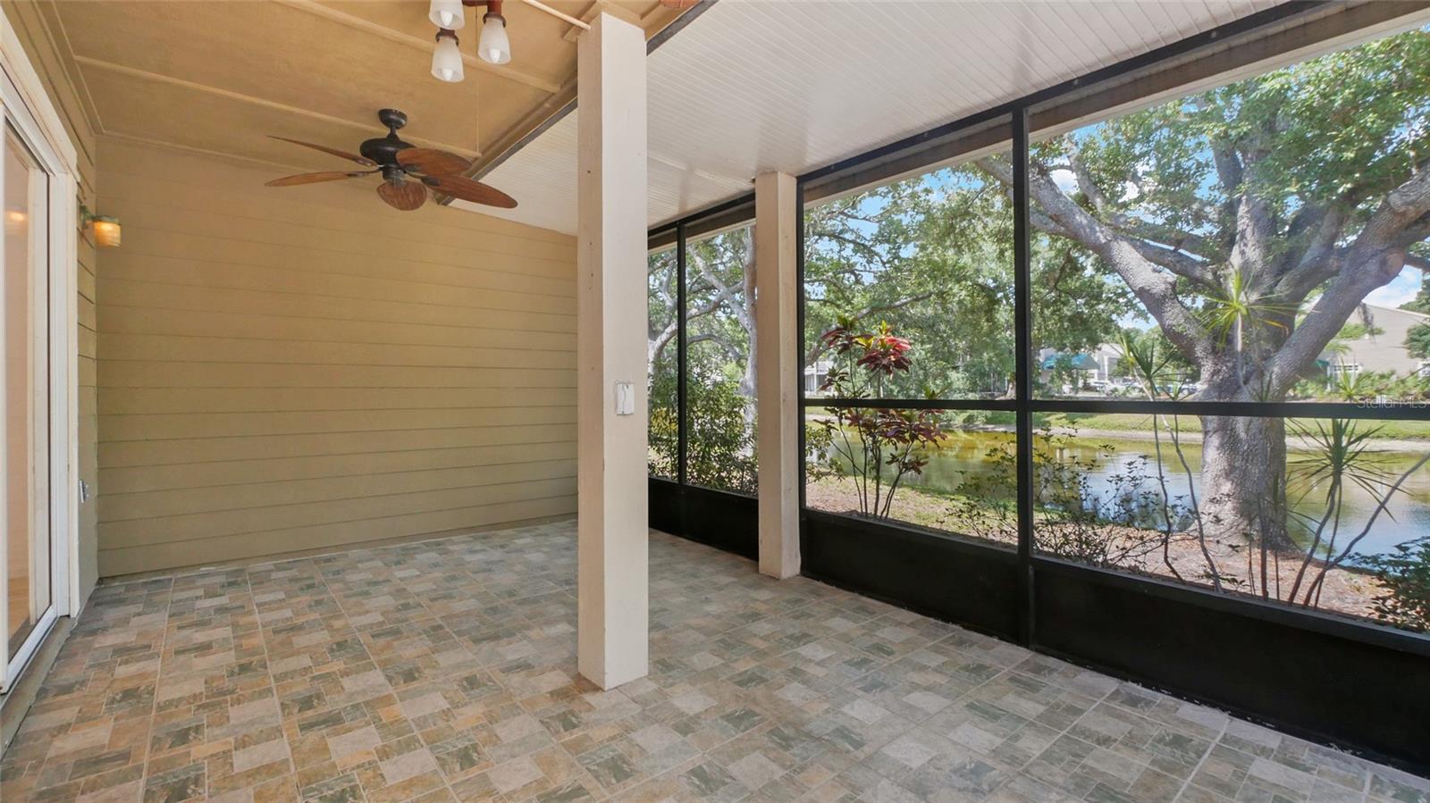 Listing photo id 11 for 9050 Lake Place Lane