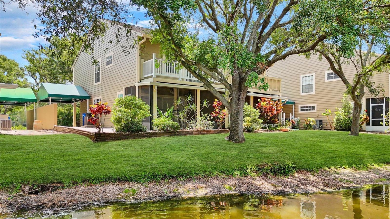 Listing photo id 2 for 9050 Lake Place Lane