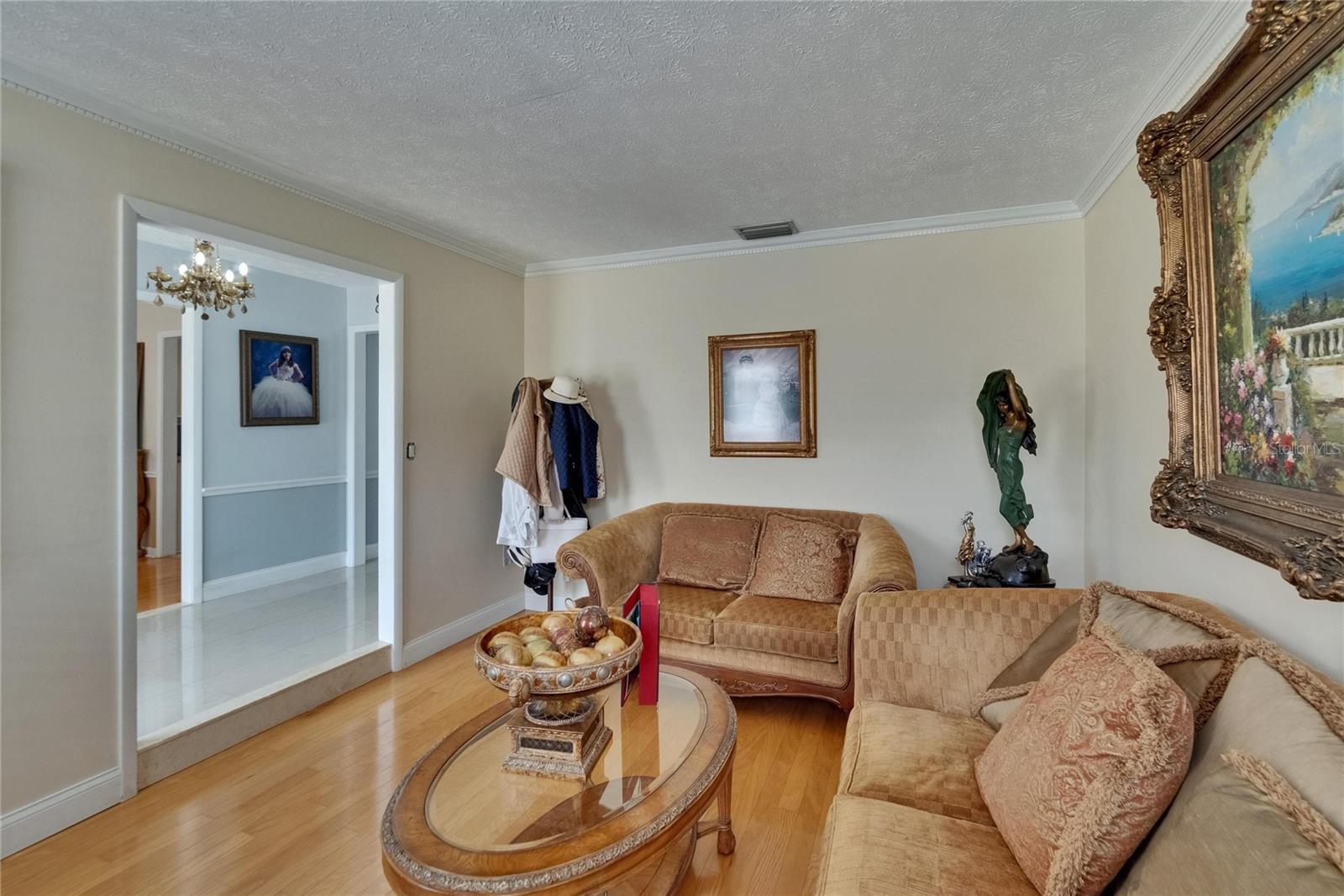 Image 4 of 77 For 2219 Summit View Drive