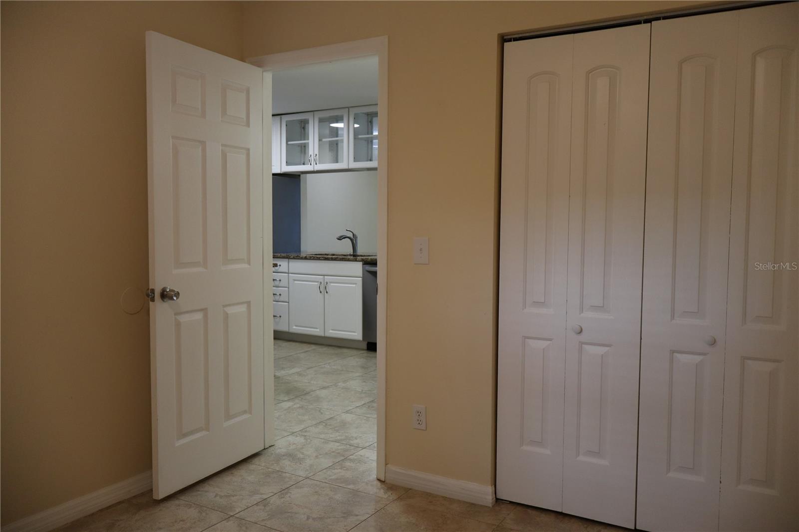 Image 11 of 15 For 1009 Sumner Boulevard B