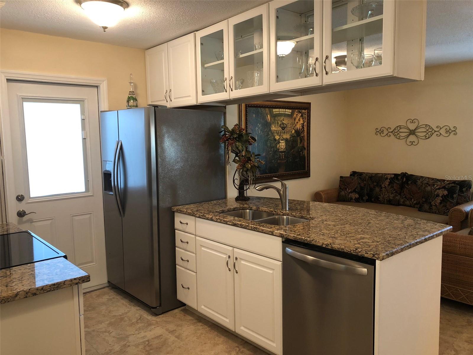 Image 2 of 6 For 1009 Sumner Boulevard B