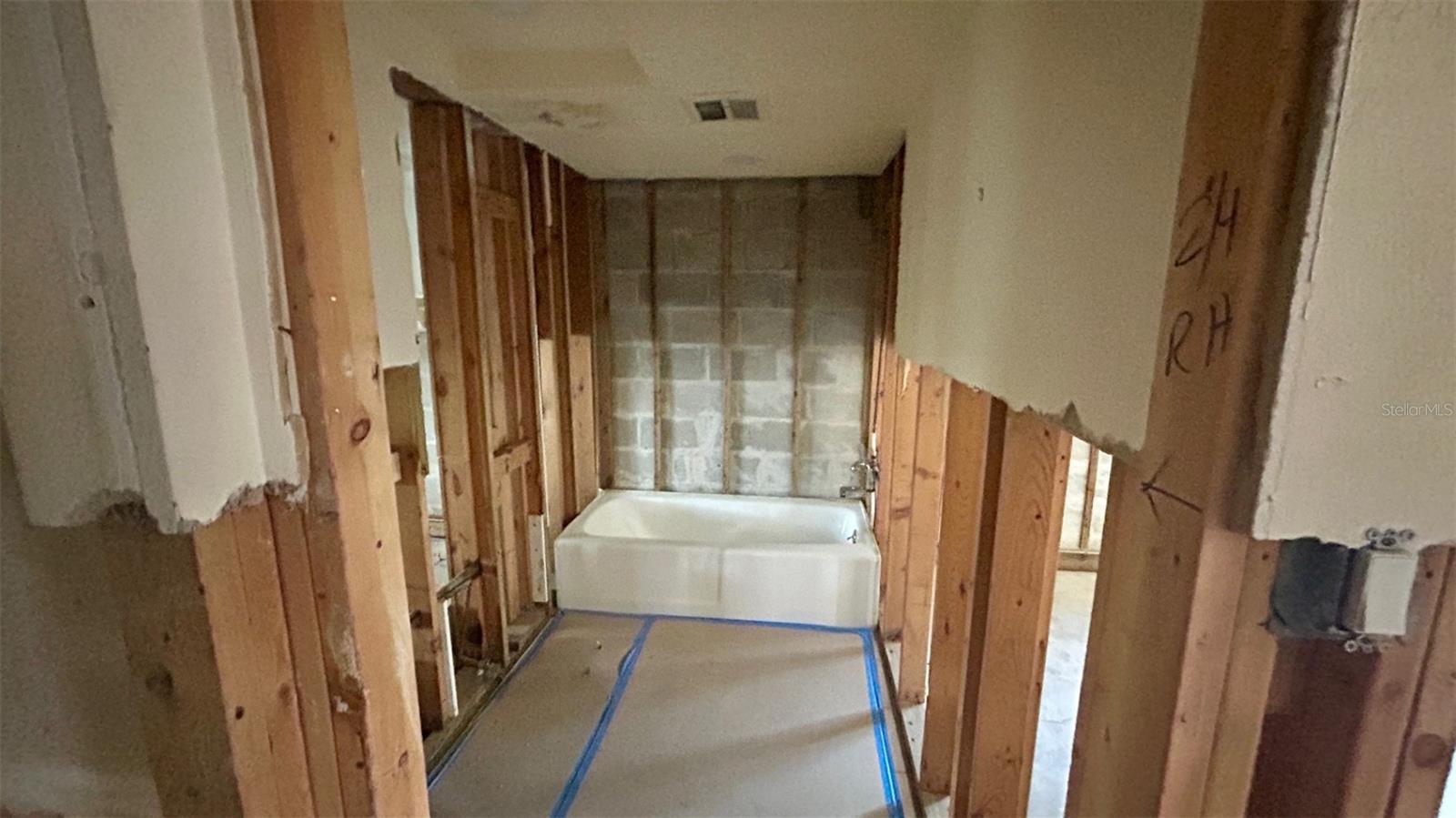 Image 8 of 22 For 4560 Overlook Drive Ne 168