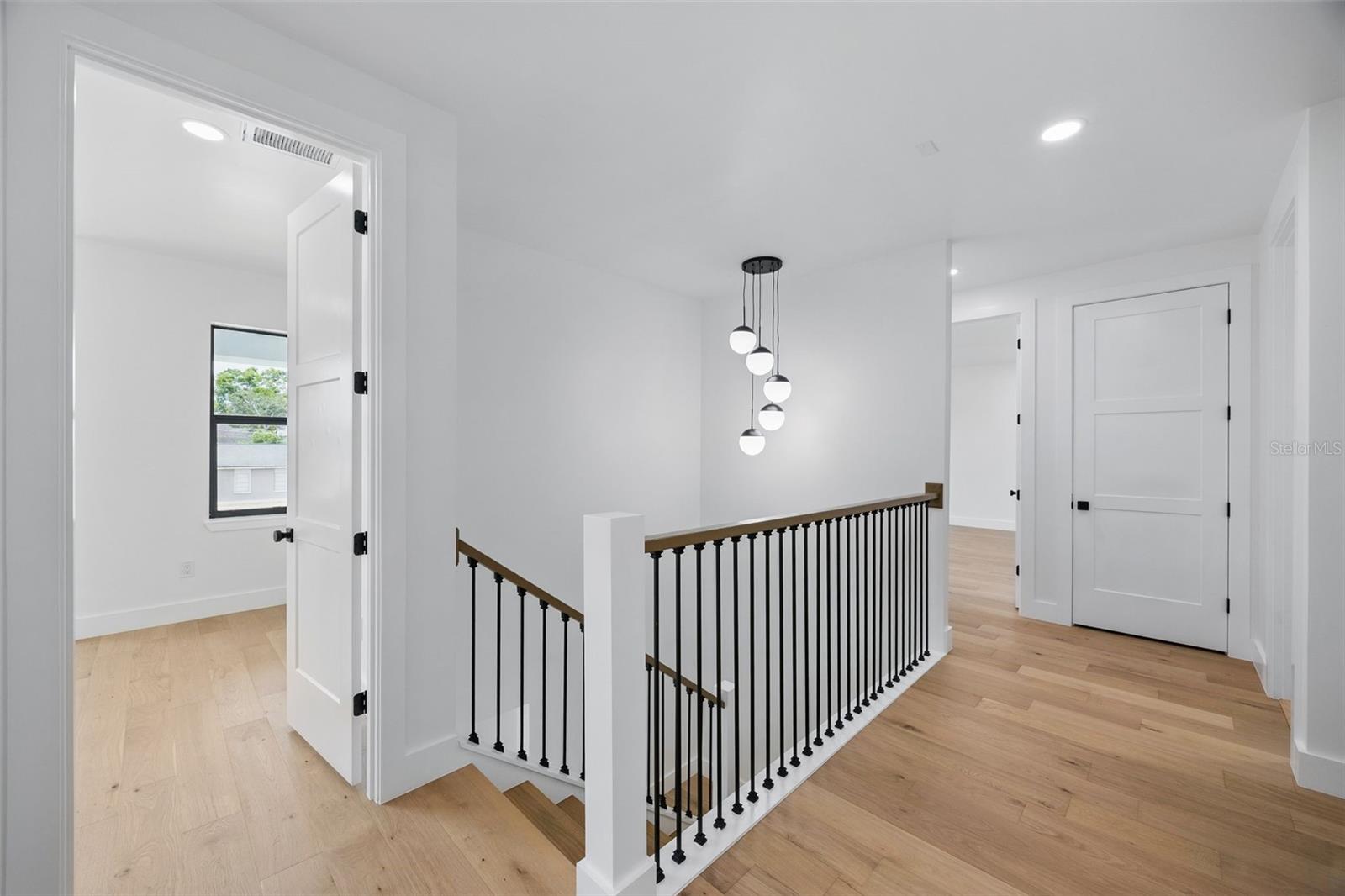 Image 20 of 36 For 816 Orient Street