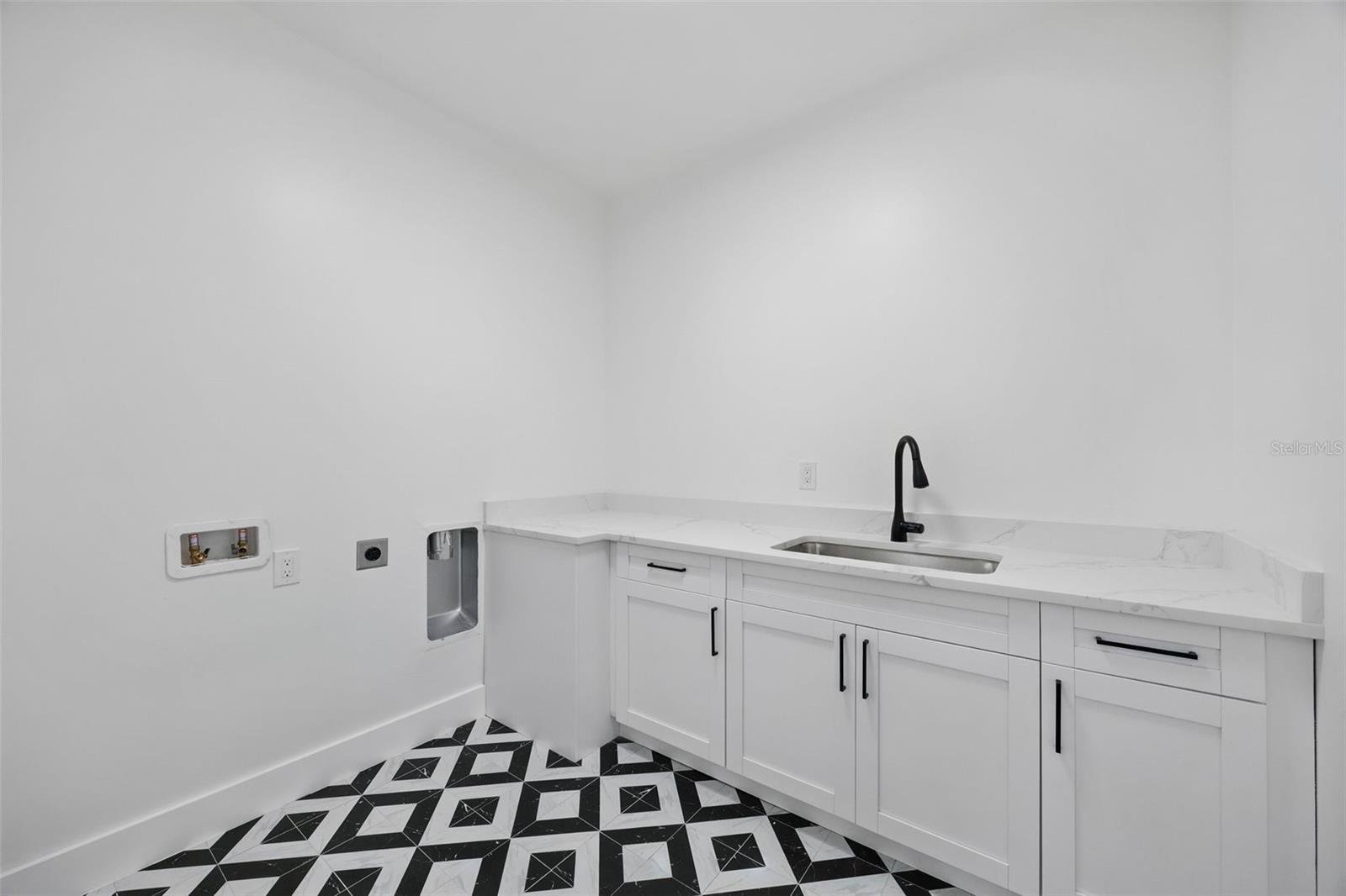 Image 30 of 36 For 816 Orient Street