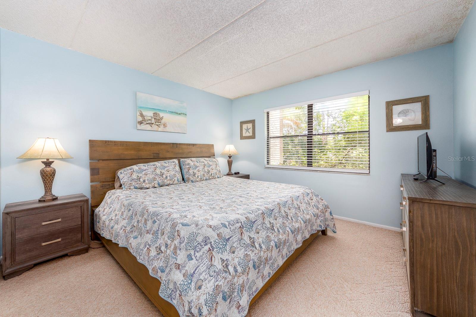 Image 12 of 34 For 105 Woodlake Wynde