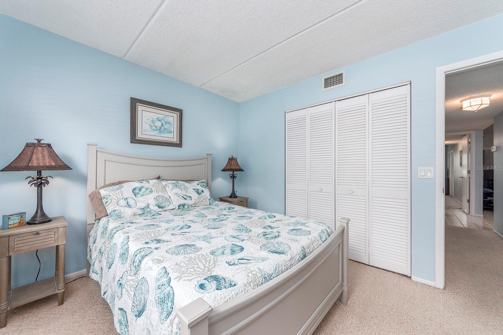 Image 17 of 34 For 105 Woodlake Wynde