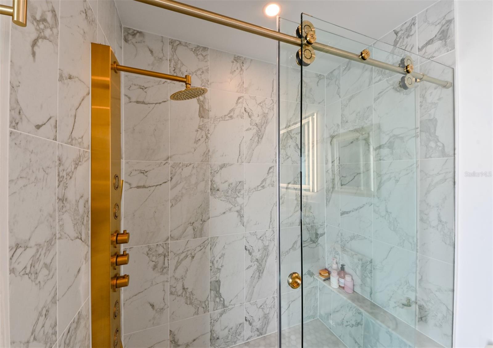 Listing photo id 22 for 13916 Wellesford Way