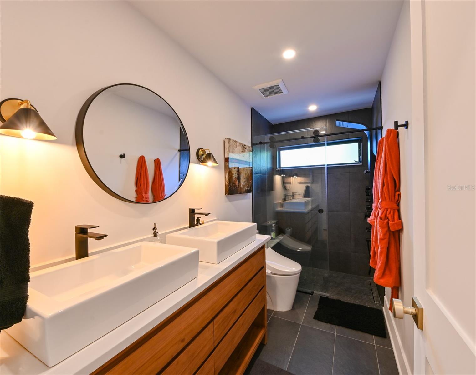 Listing photo id 32 for 13916 Wellesford Way