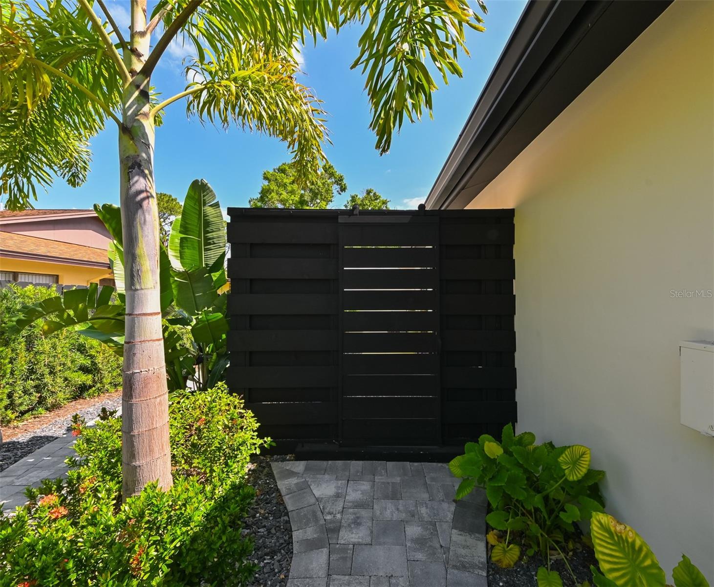 Listing photo id 36 for 13916 Wellesford Way