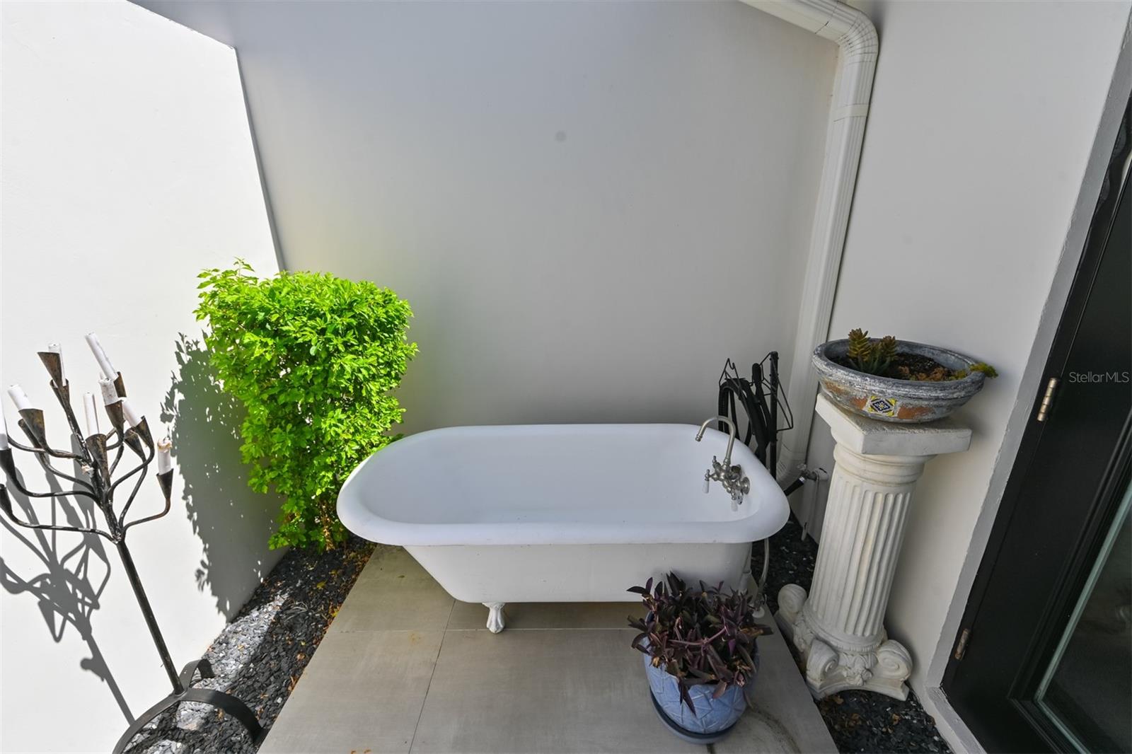 Listing photo id 39 for 13916 Wellesford Way