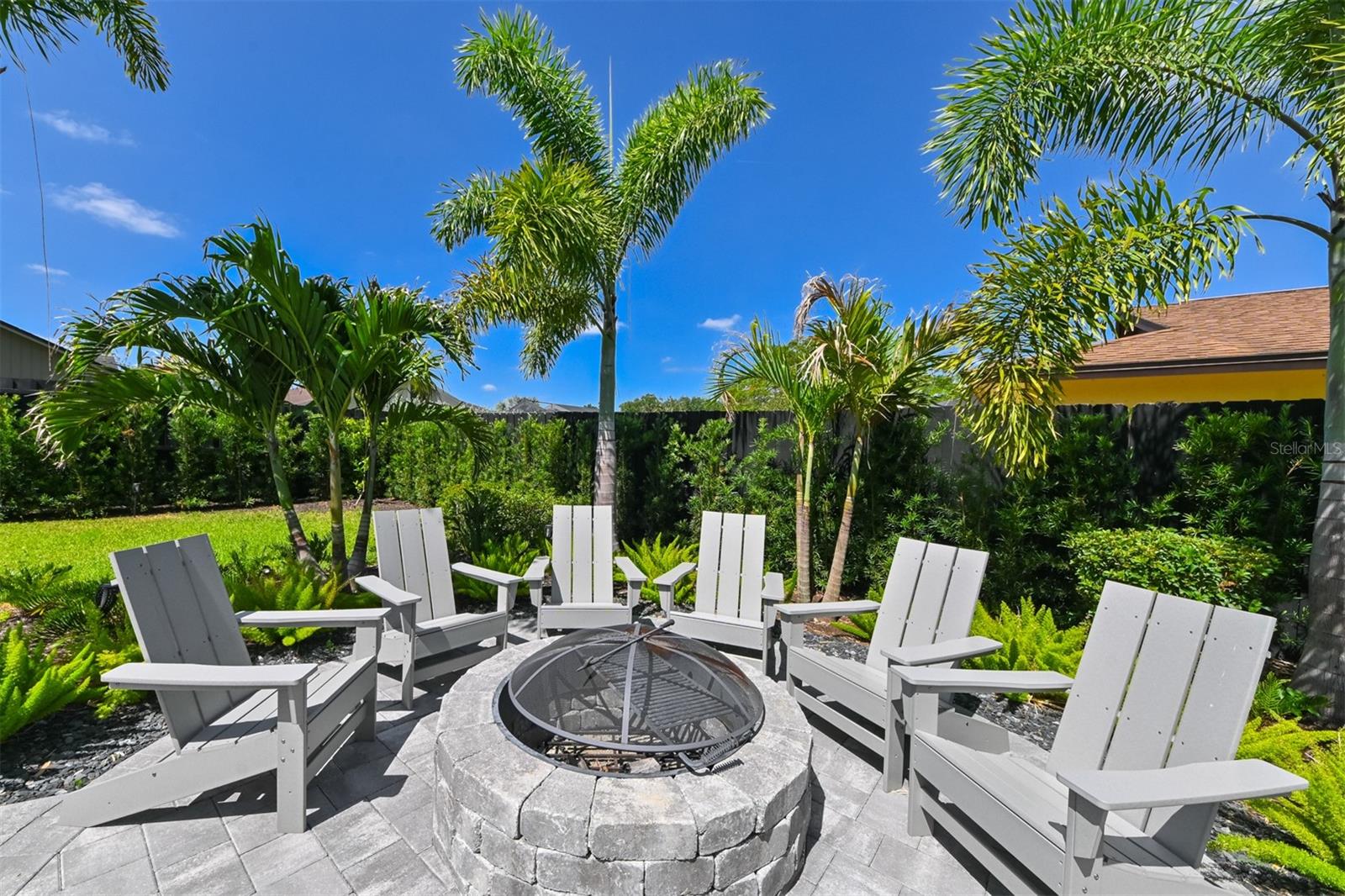 Listing photo id 41 for 13916 Wellesford Way