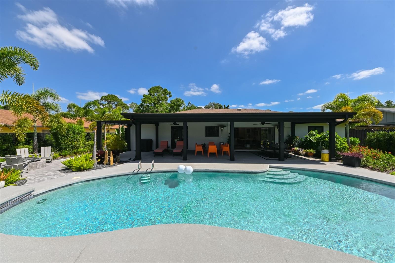 Listing photo id 43 for 13916 Wellesford Way