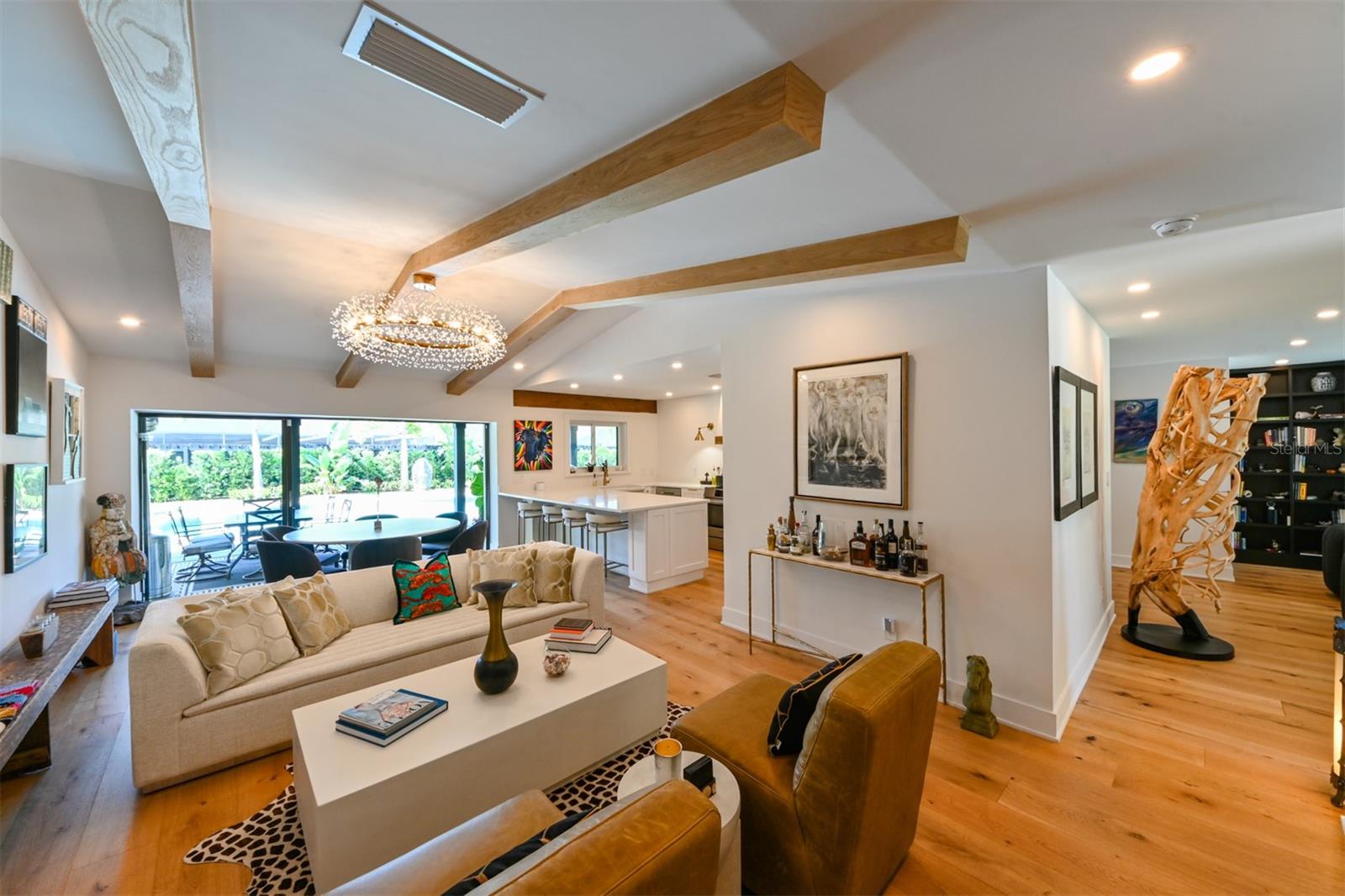 Listing photo id 3 for 13916 Wellesford Way