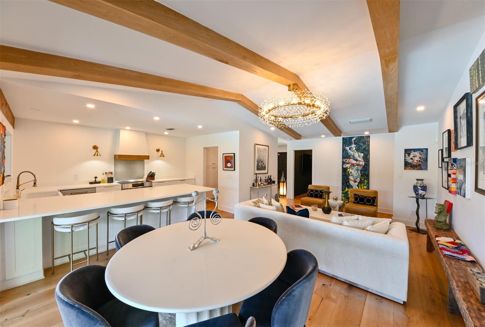 Listing photo id 5 for 13916 Wellesford Way