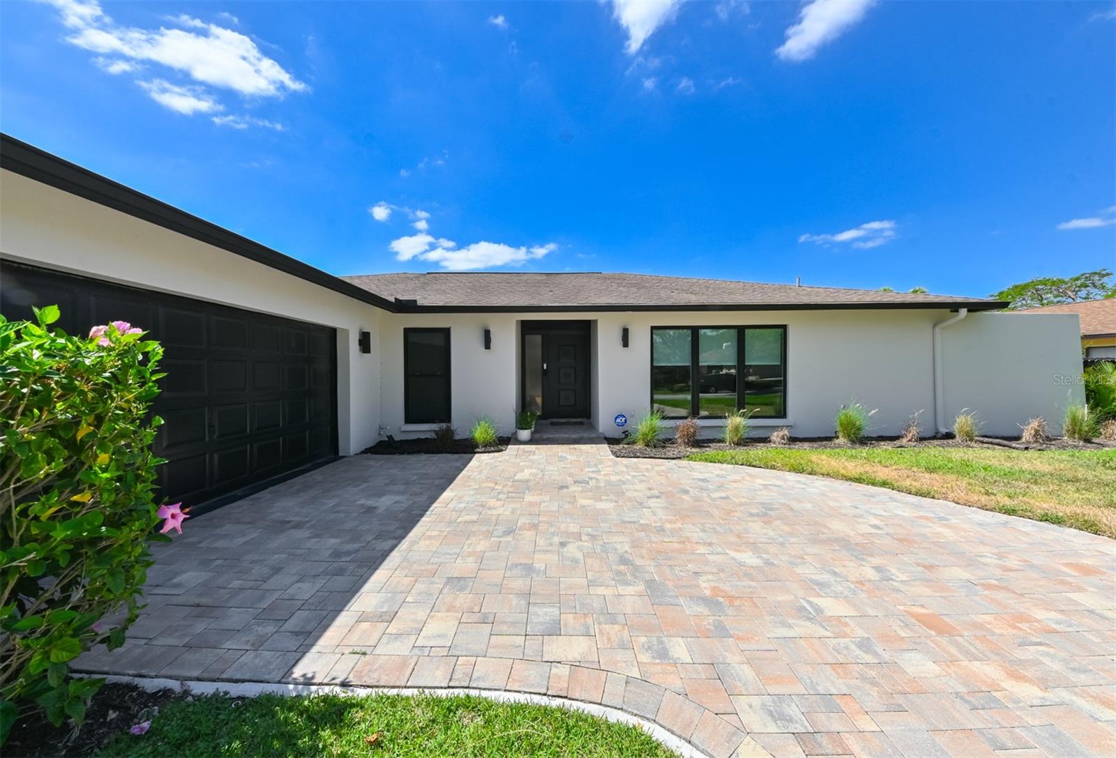 Listing photo id 69 for 13916 Wellesford Way