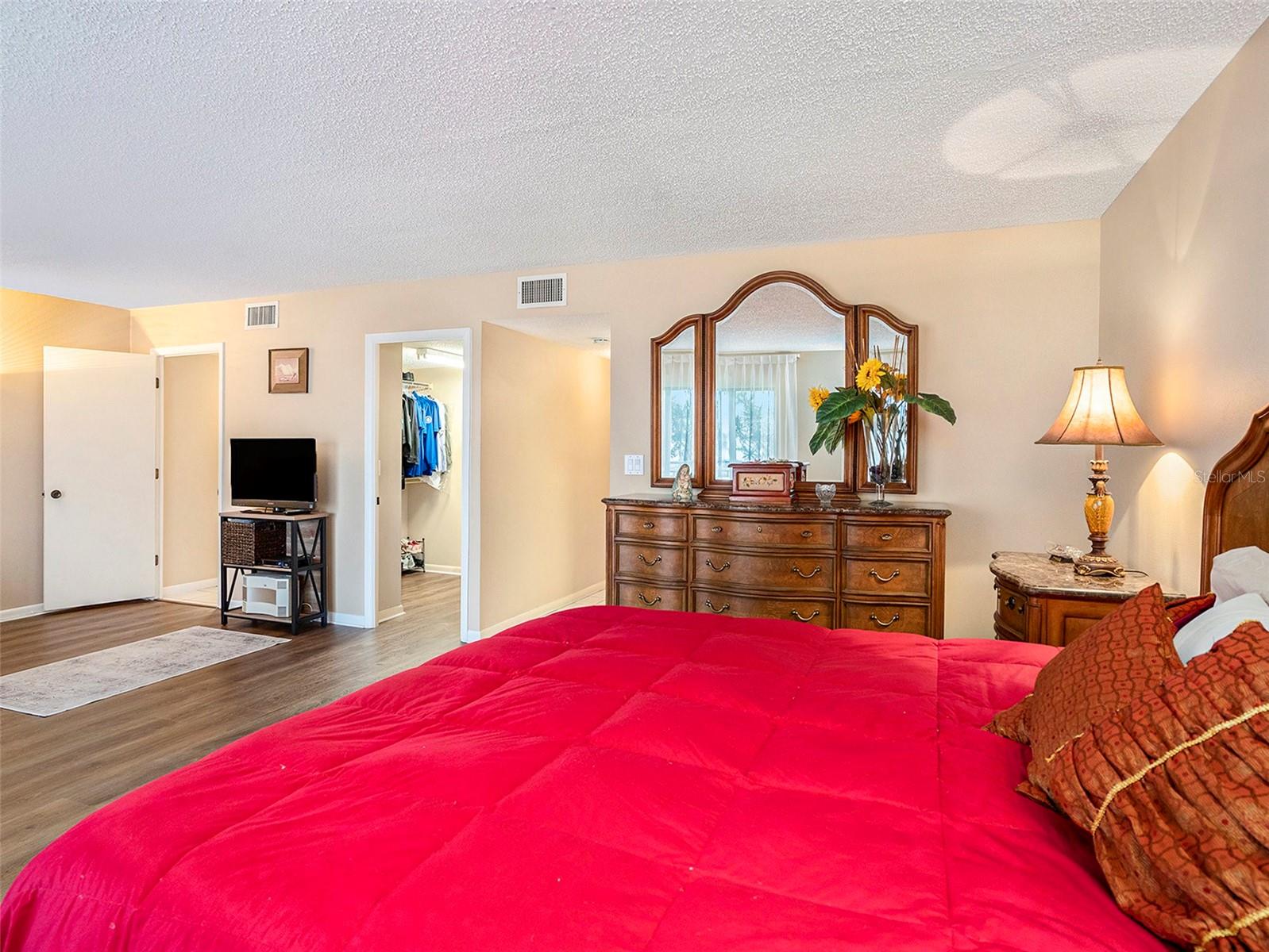 Image 16 of 29 For 830 Gulfview Boulevard 102