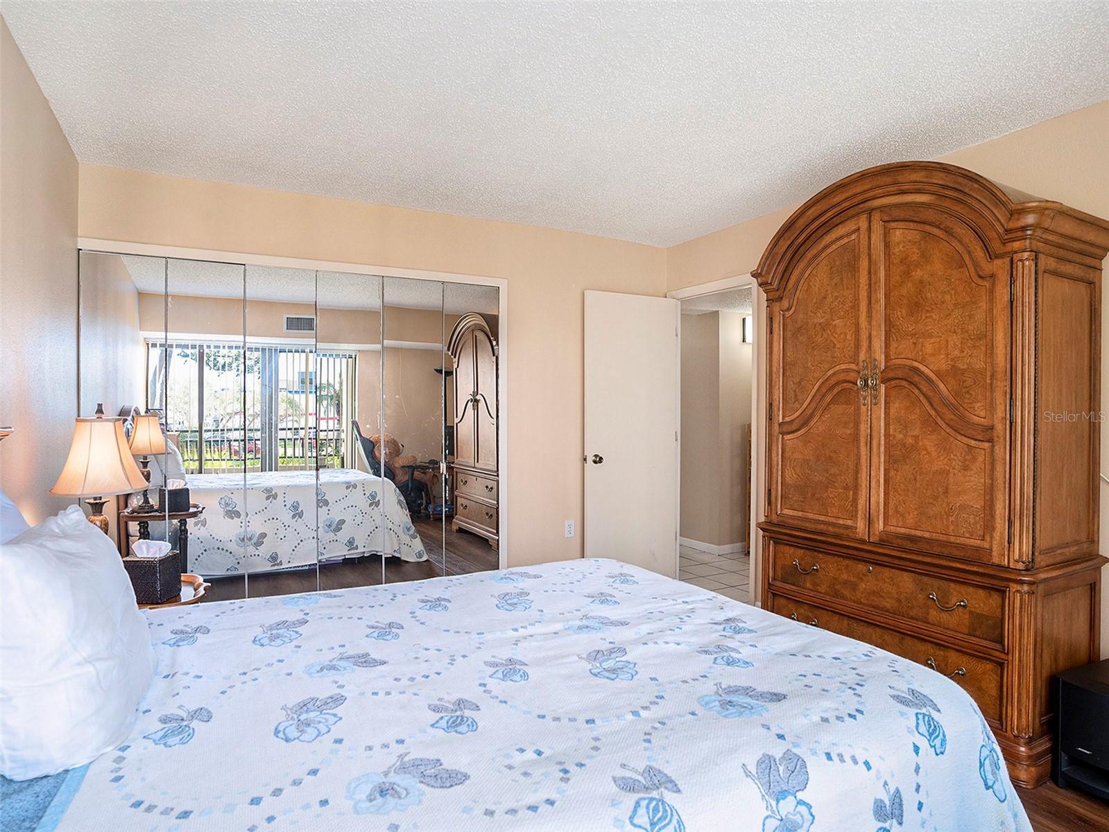 Image 20 of 29 For 830 Gulfview Boulevard 102